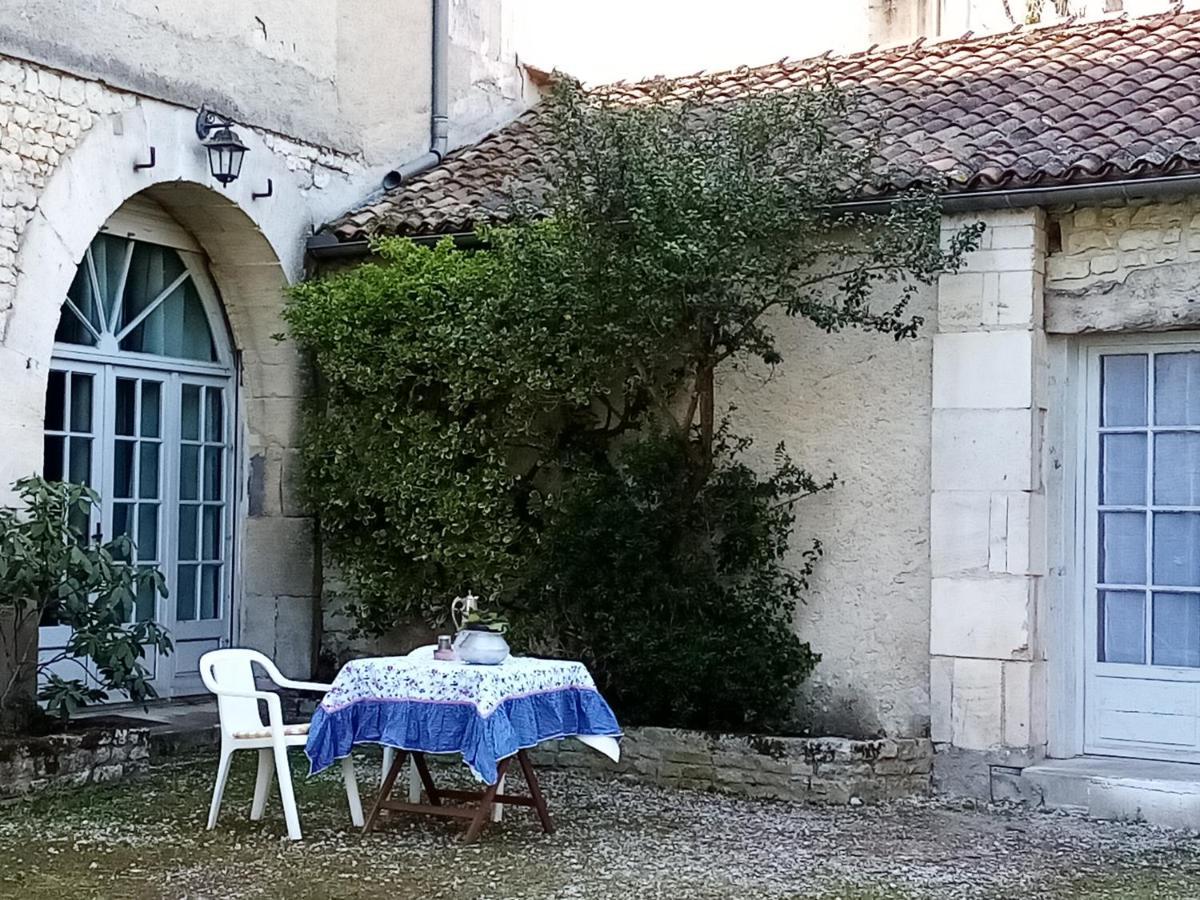 Bed and Breakfast Domaine De Pladuc Lachaise Exterior foto