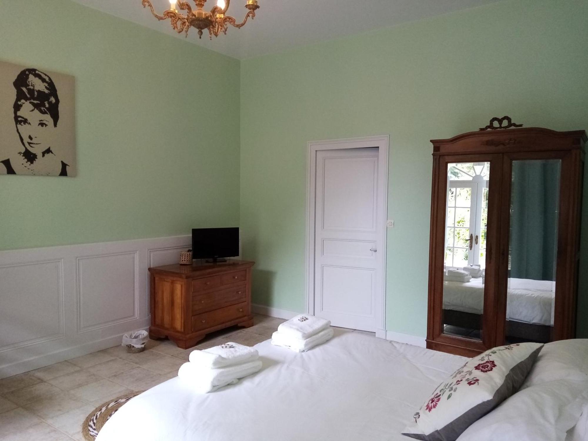 Bed and Breakfast Domaine De Pladuc Lachaise Zimmer foto